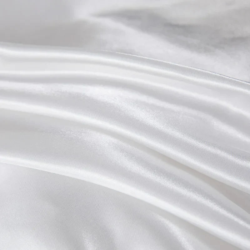 Zestaw 3 elementów – poszwa na kołdrę satynowa, miękka i delikatna, na noce z nutą luksusu